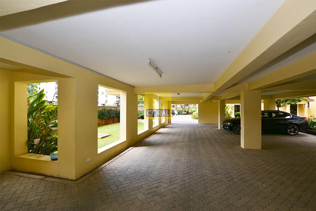 3 Bed Apartment with Lift in Kilimani - 18