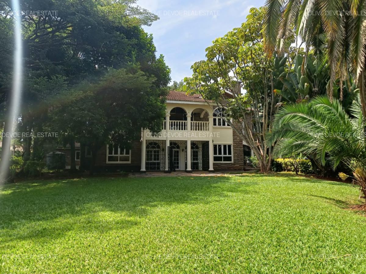 4 Bed House with En Suite in Hill View - 15