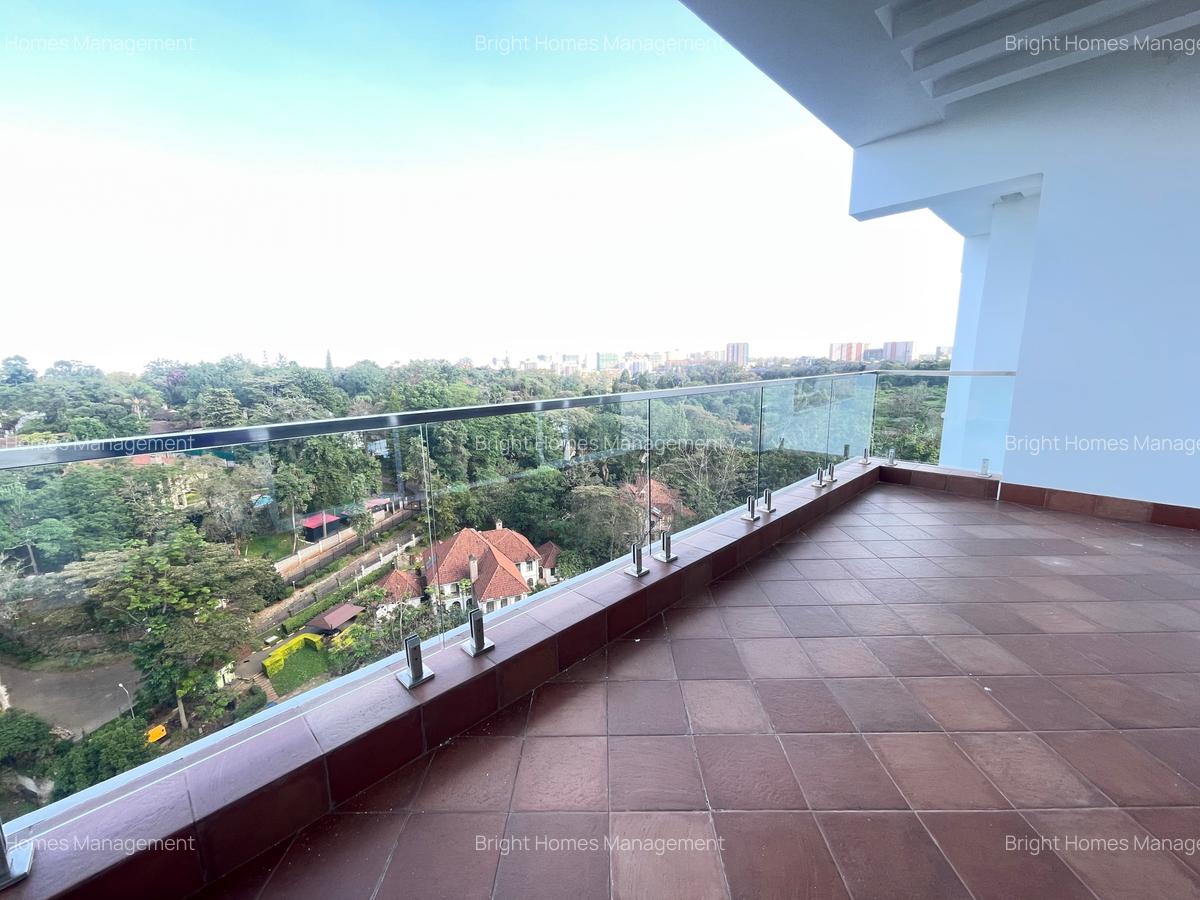 3 Bed Apartment with En Suite in Parklands - 15
