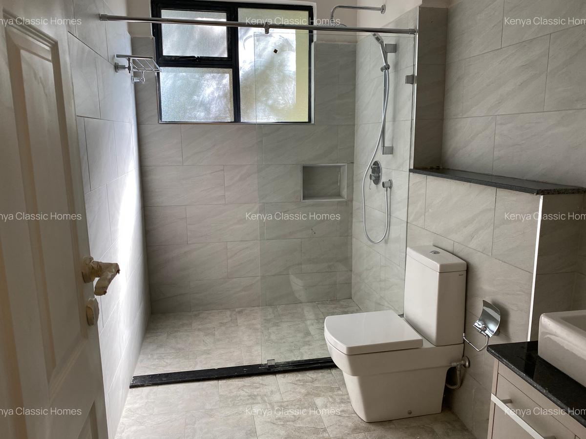 3 Bed Apartment with En Suite at Lavington - 13