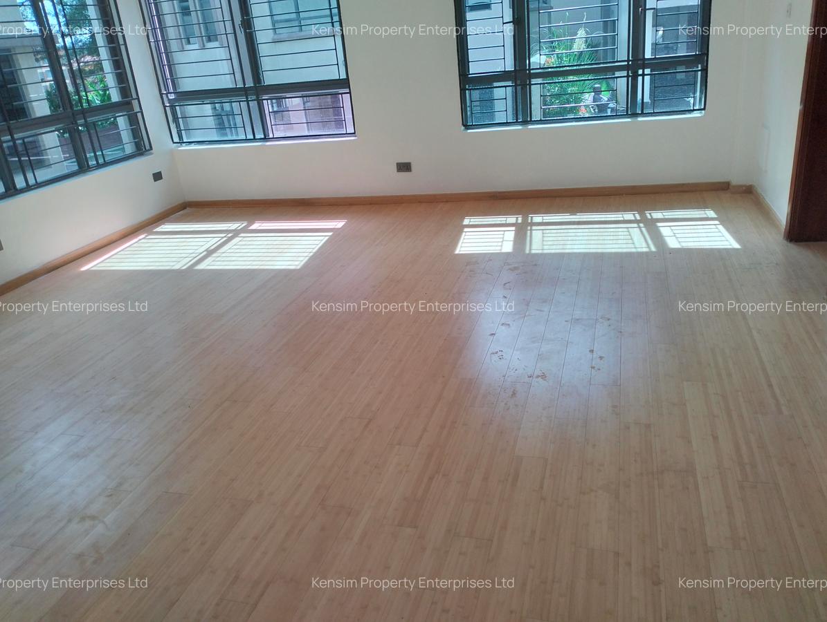 5 Bed Townhouse with En Suite in Lavington - 6