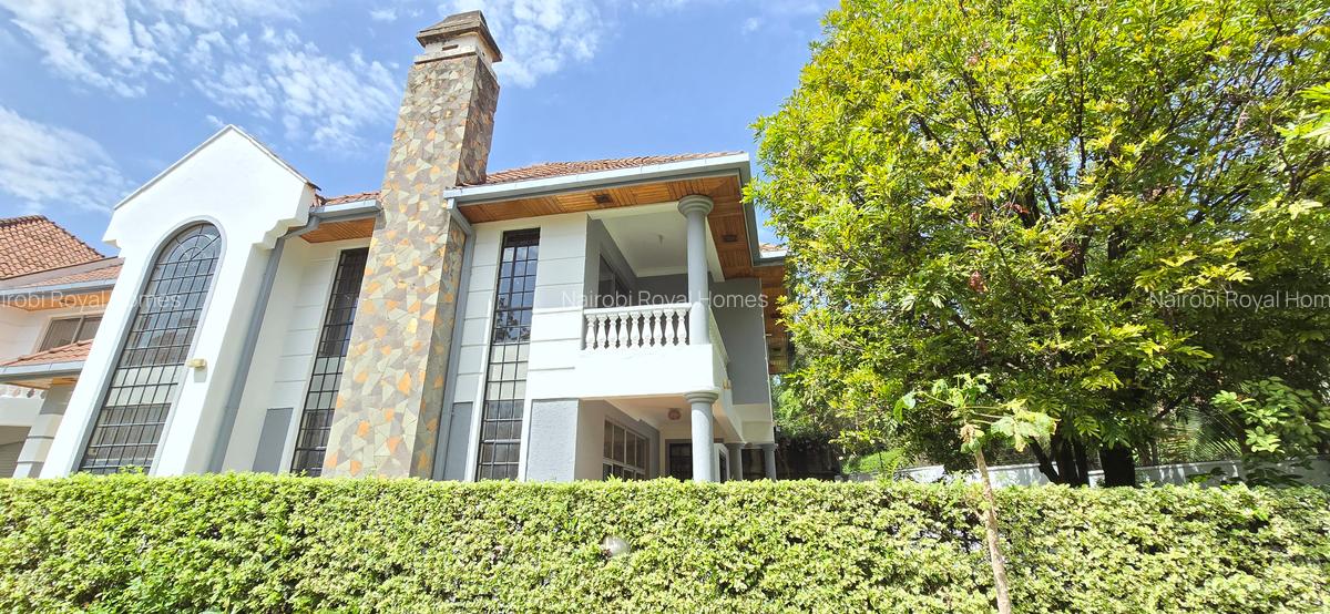 4 Bed Townhouse with En Suite at Lavington Green - 2