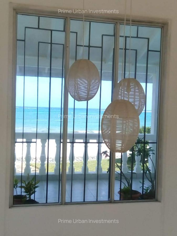 4 Bed House with En Suite in Bofa - 15