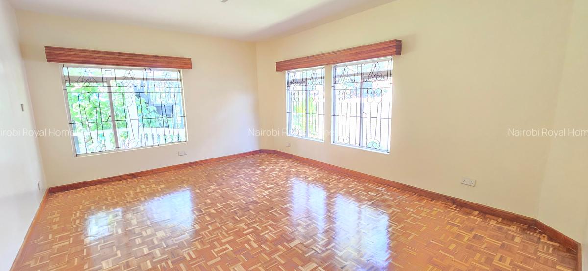 Commercial Property with Service Charge Included at Un Crescent - 12