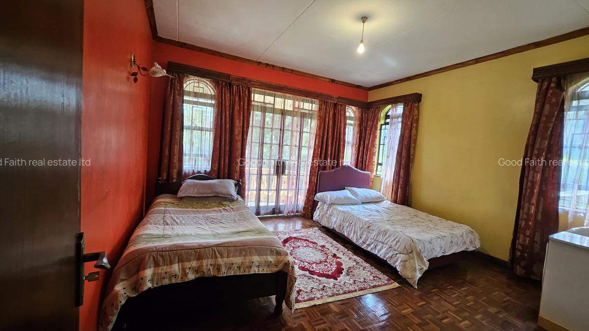 5 Bed House with En Suite in Runda - 17