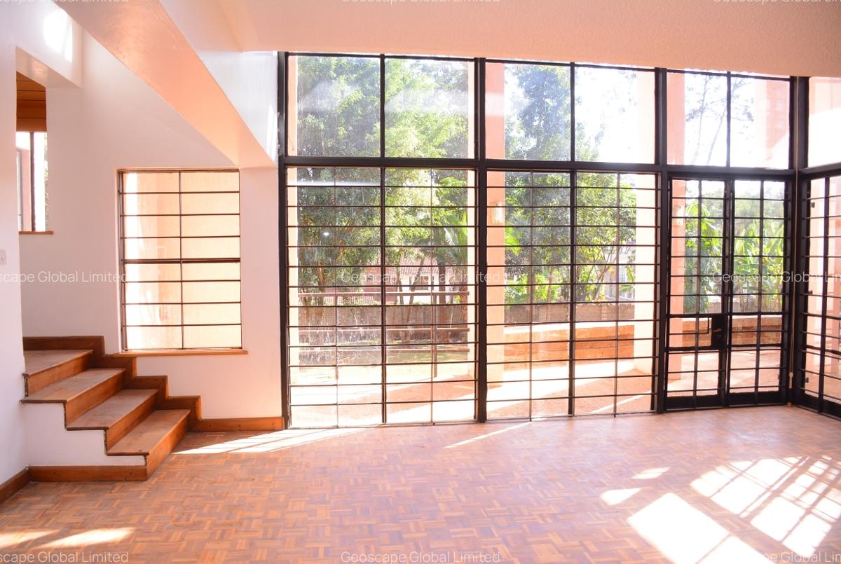 4 Bed House with En Suite in Runda - 3