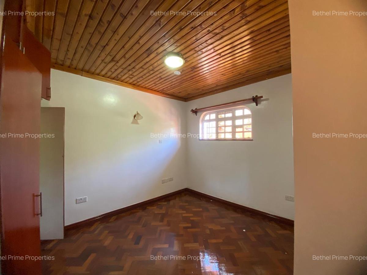 5 Bed House with En Suite in Nyari - 12