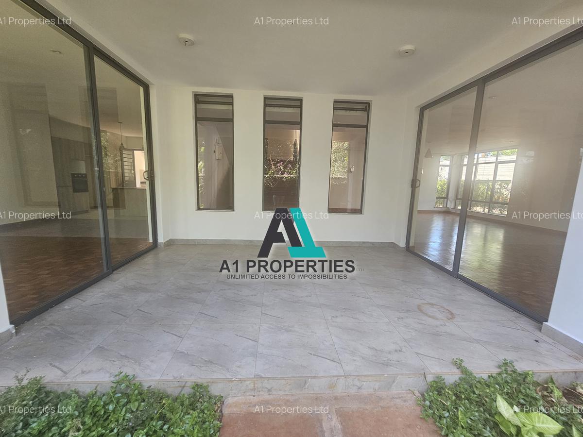 5 Bed Townhouse with En Suite in Lavington - 3