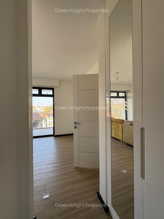 Serviced 2 Bed Apartment with En Suite in Lavington - 11