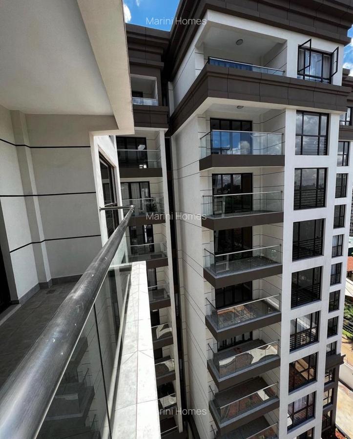 3 Bed Apartment with En Suite in Riverside - 2