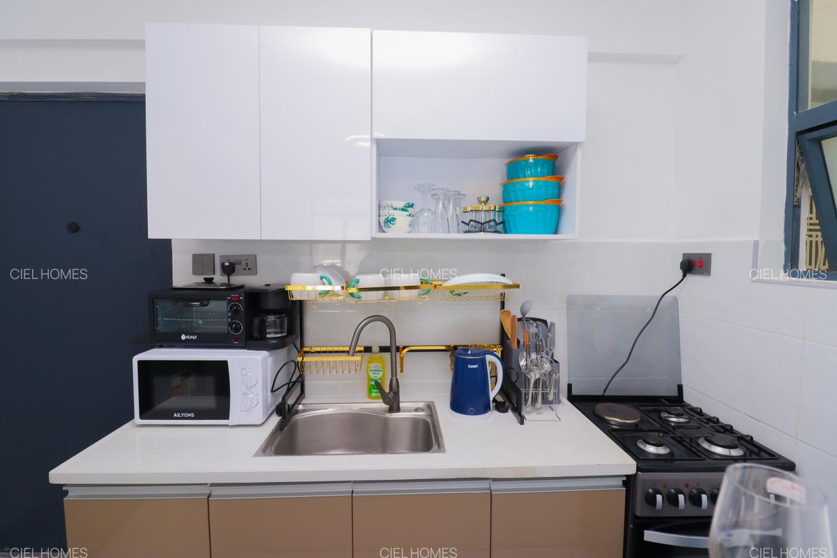 Serviced 1 Bed Apartment with Gym at Wood Avenue - 5