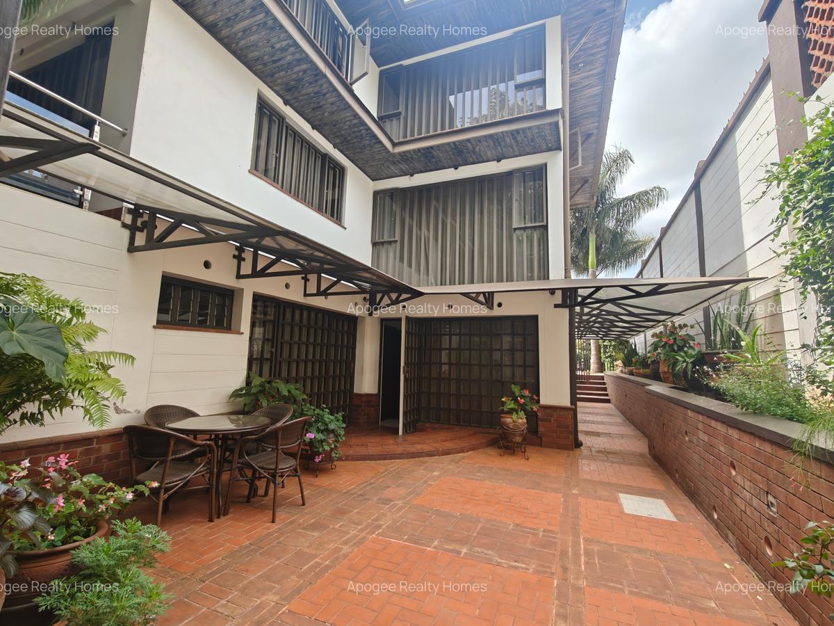 2 Bed House with En Suite at Evergreen - 16