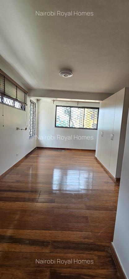 5 Bed Townhouse with En Suite at Off Convent Drive - 12