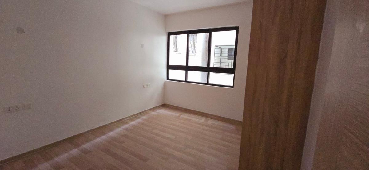 4 Bed Apartment with En Suite at Parklands Avenue - 16
