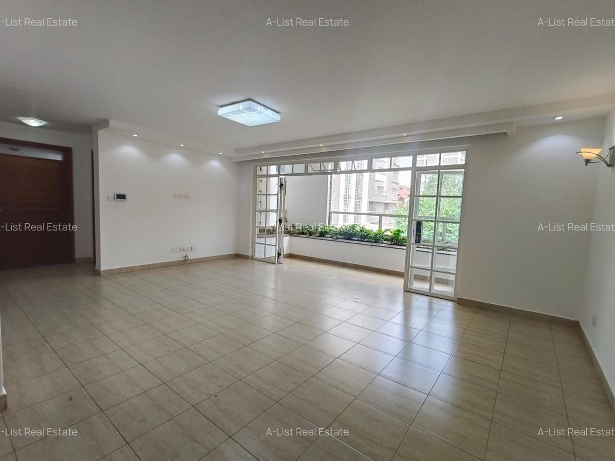 3 Bed Apartment with En Suite at Henred Road - 2