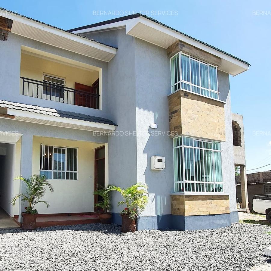 4 Bed House with En Suite at Five Star Road - 1