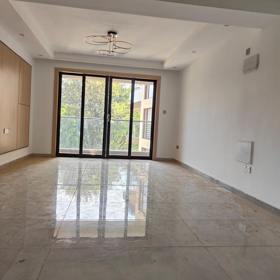 3 Bed Apartment with En Suite at Riverside Drive - 4