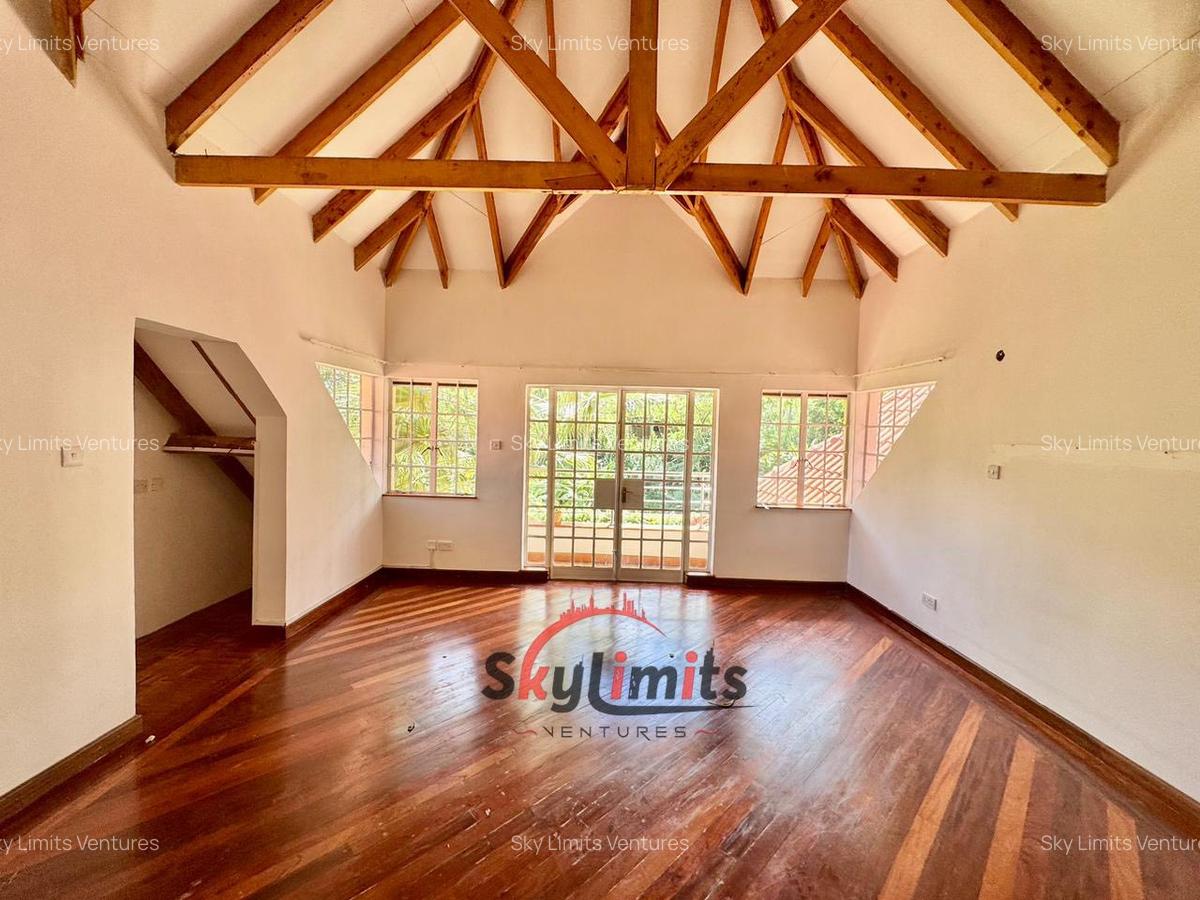 5 Bed Townhouse with En Suite in Rosslyn - 10