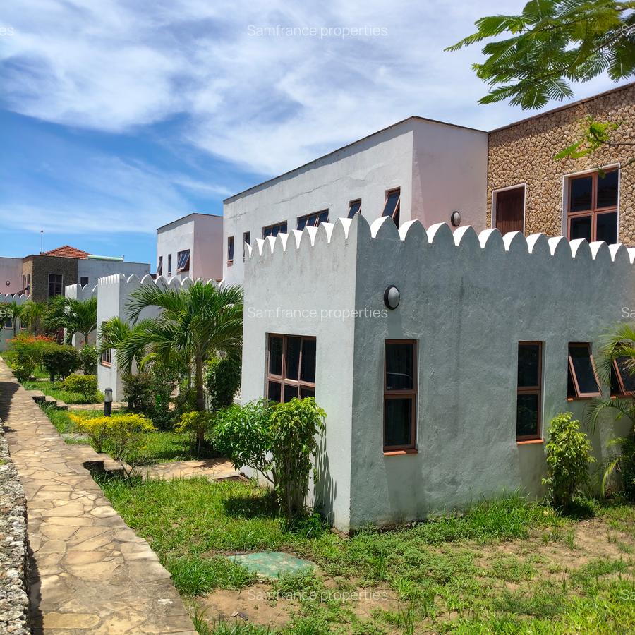 3 Bed Townhouse with En Suite at Sultan - 5