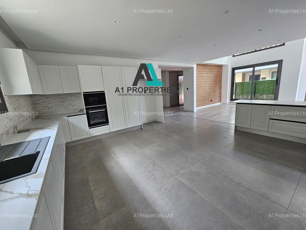 5 Bed Townhouse with En Suite in Lavington - 7