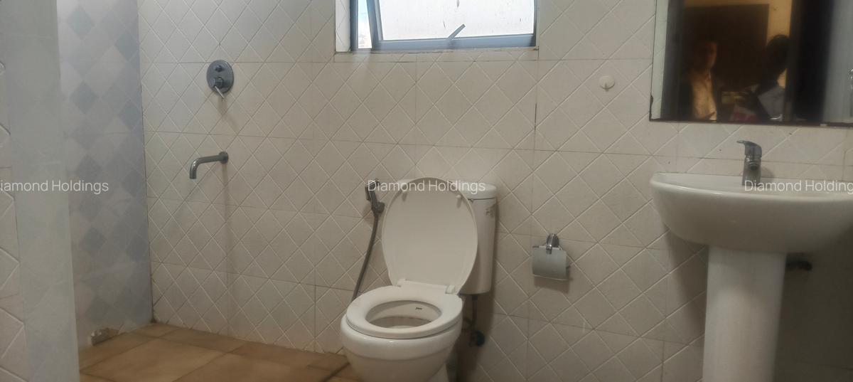 1 Bed Apartment with En Suite at Parklands - 5