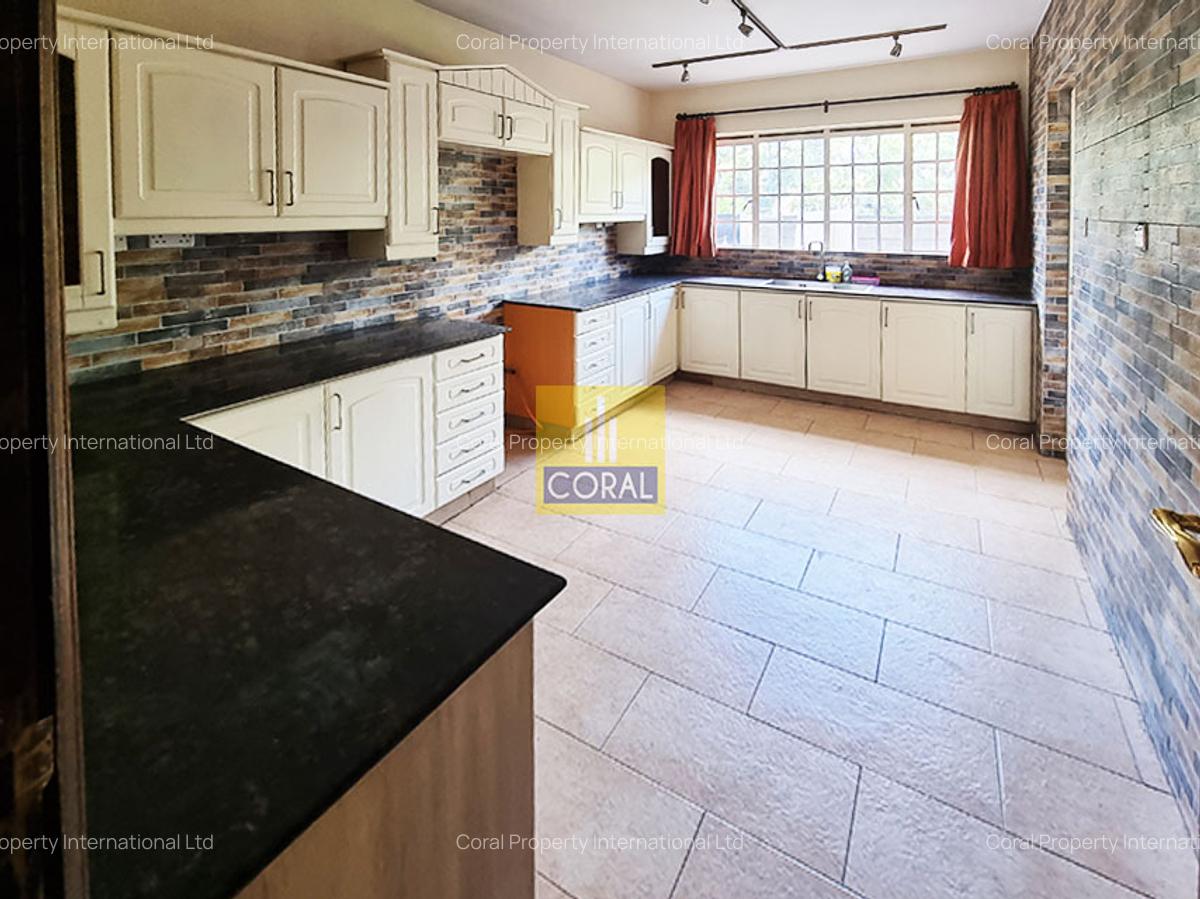 4 Bed Apartment with En Suite in Westlands Area - 5