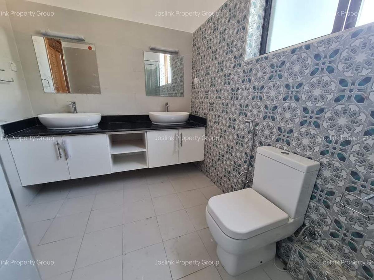 Serviced 3 Bed Apartment with En Suite in Nyali Area - 11