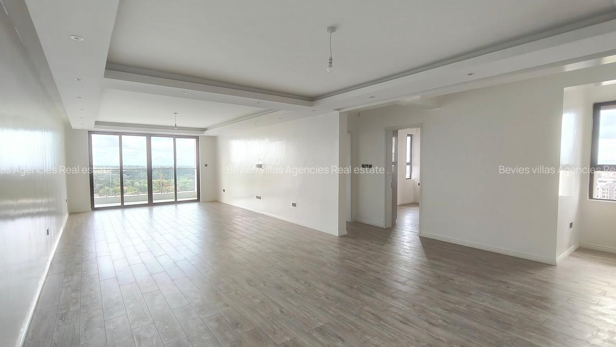 4 Bed Apartment with En Suite at Parklands - 13