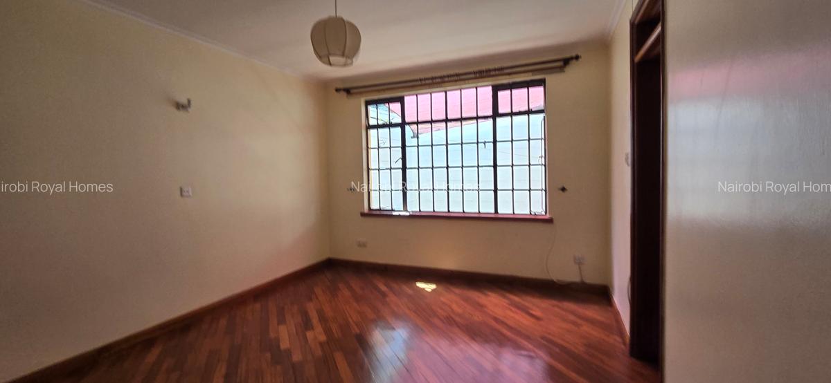 4 Bed Townhouse with En Suite at Lavington Green - 17