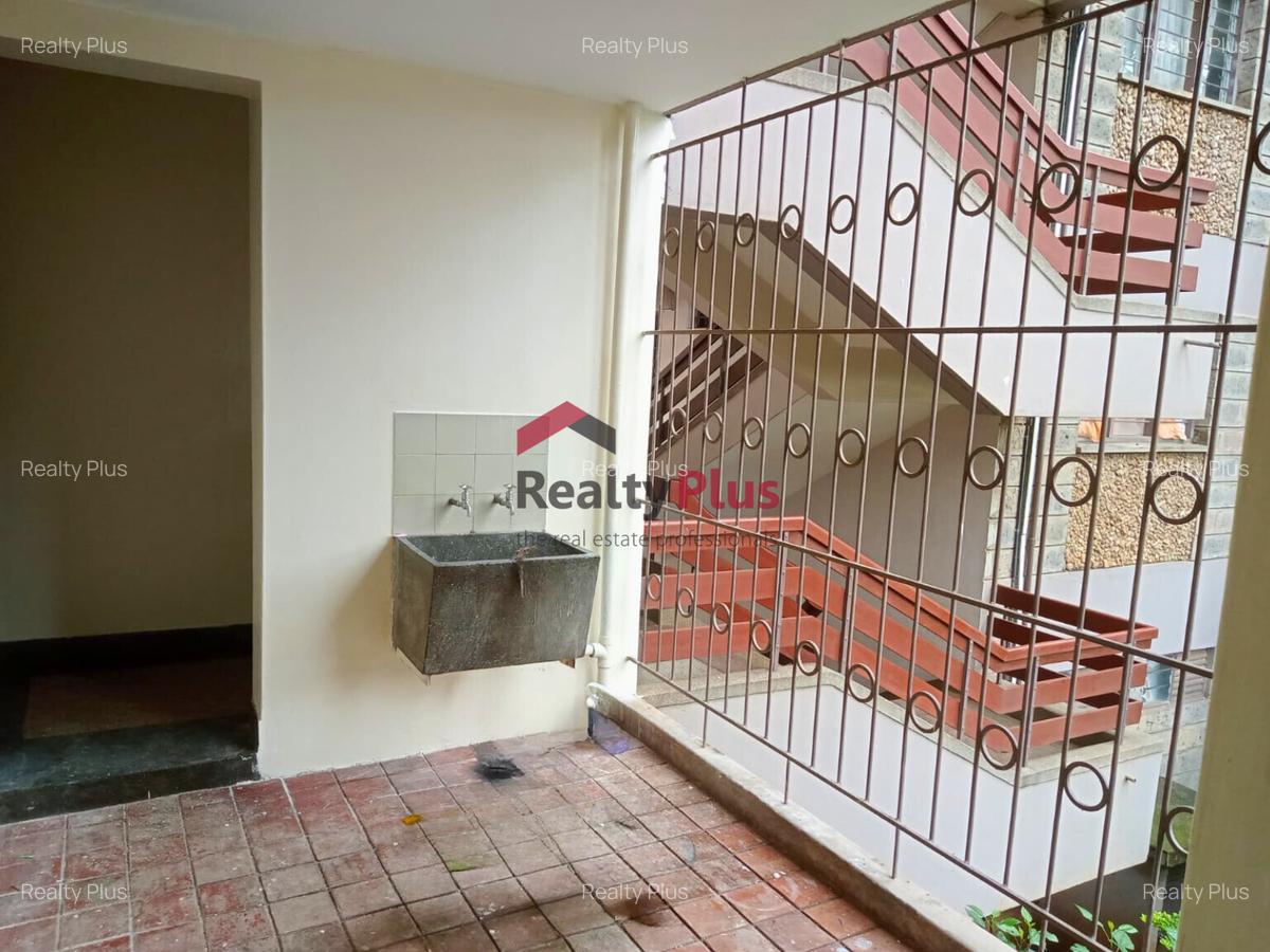 3 Bed Apartment with En Suite in Kilimani - 10