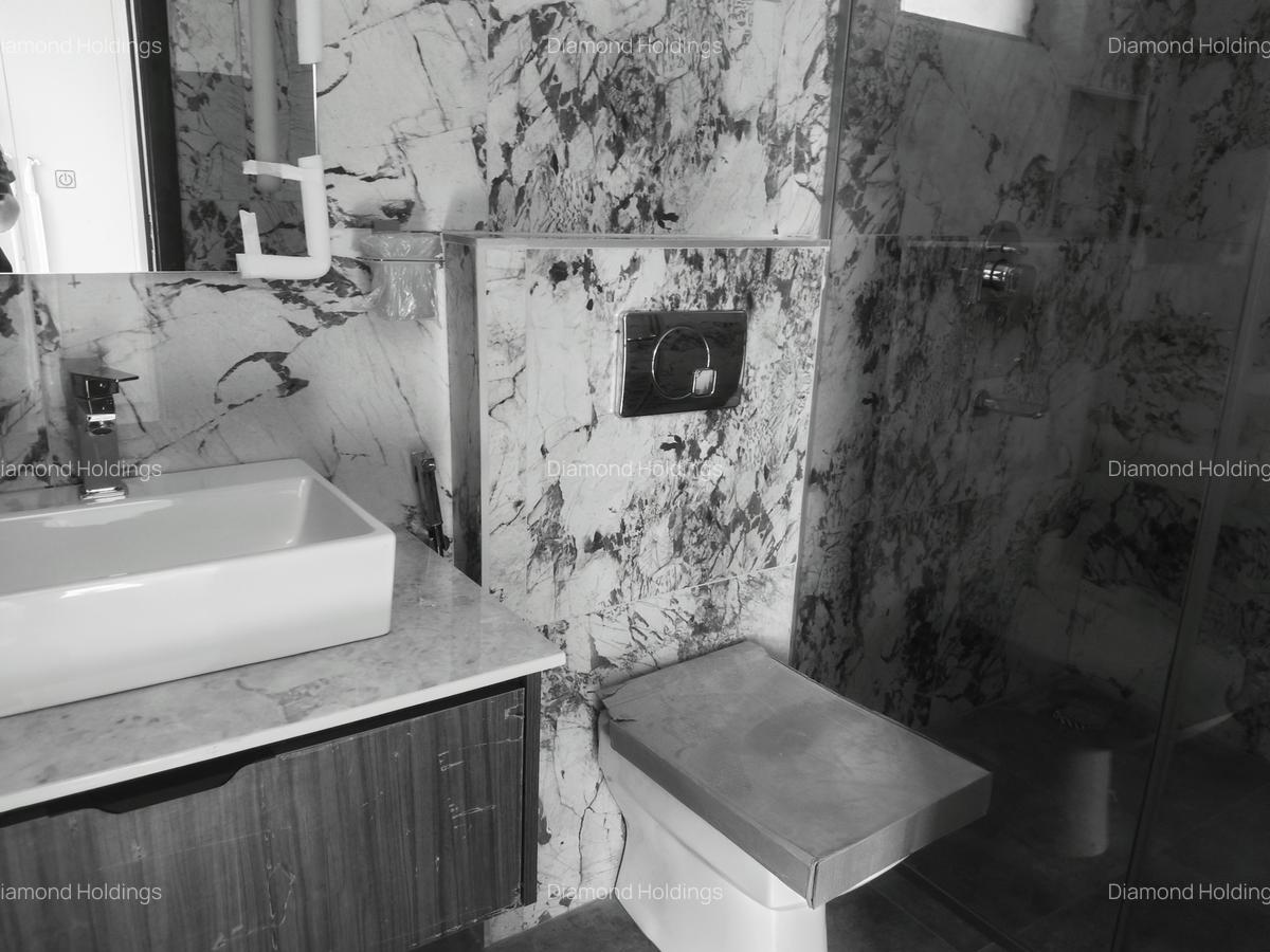 2 Bed Apartment with En Suite in Brookside - 5