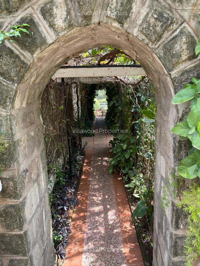 8 Bed House with En Suite in Muthaiga - 6