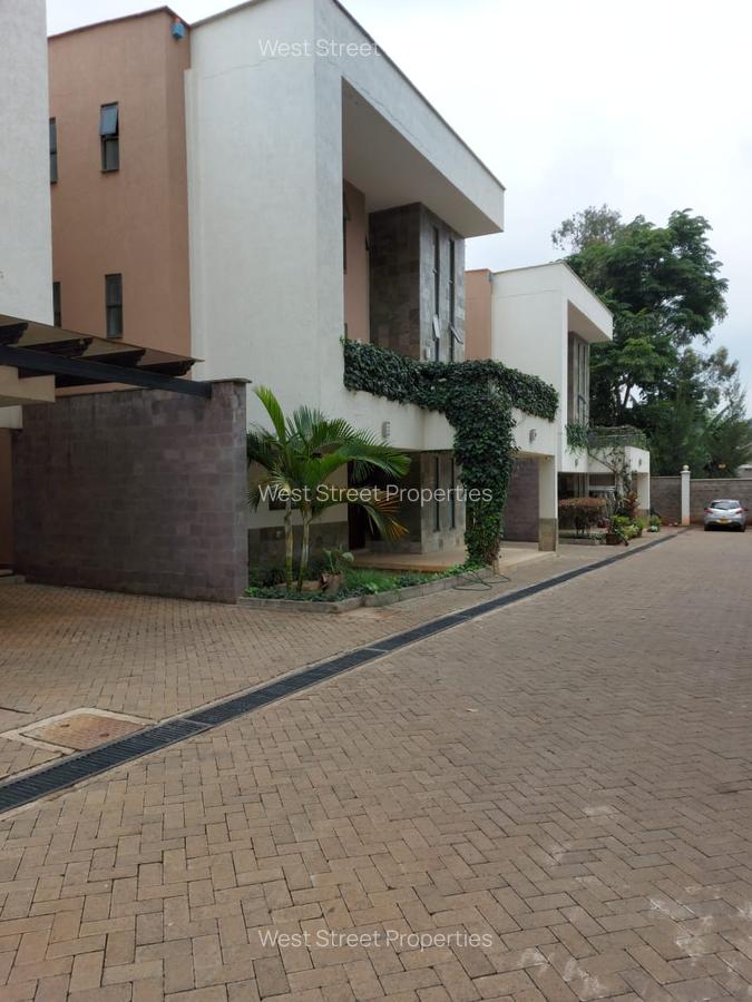 5 Bed Villa with En Suite at Lavington - 5