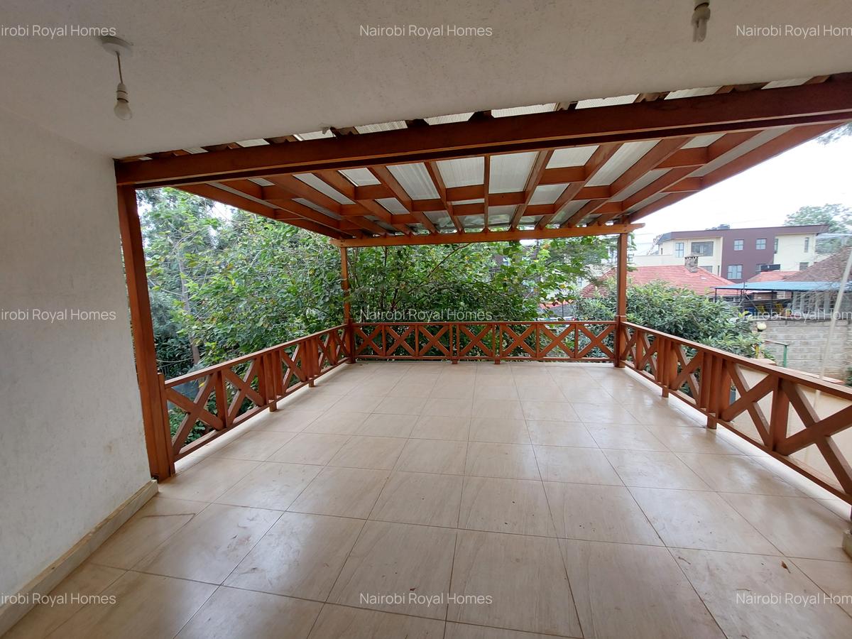 5 Bed Townhouse with En Suite at Lavington Road 66 - 16