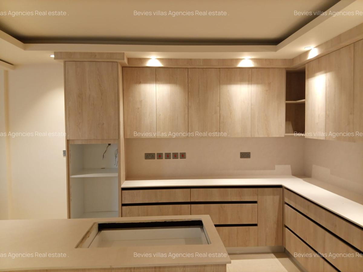 4 Bed Townhouse with En Suite at Westlands - 15