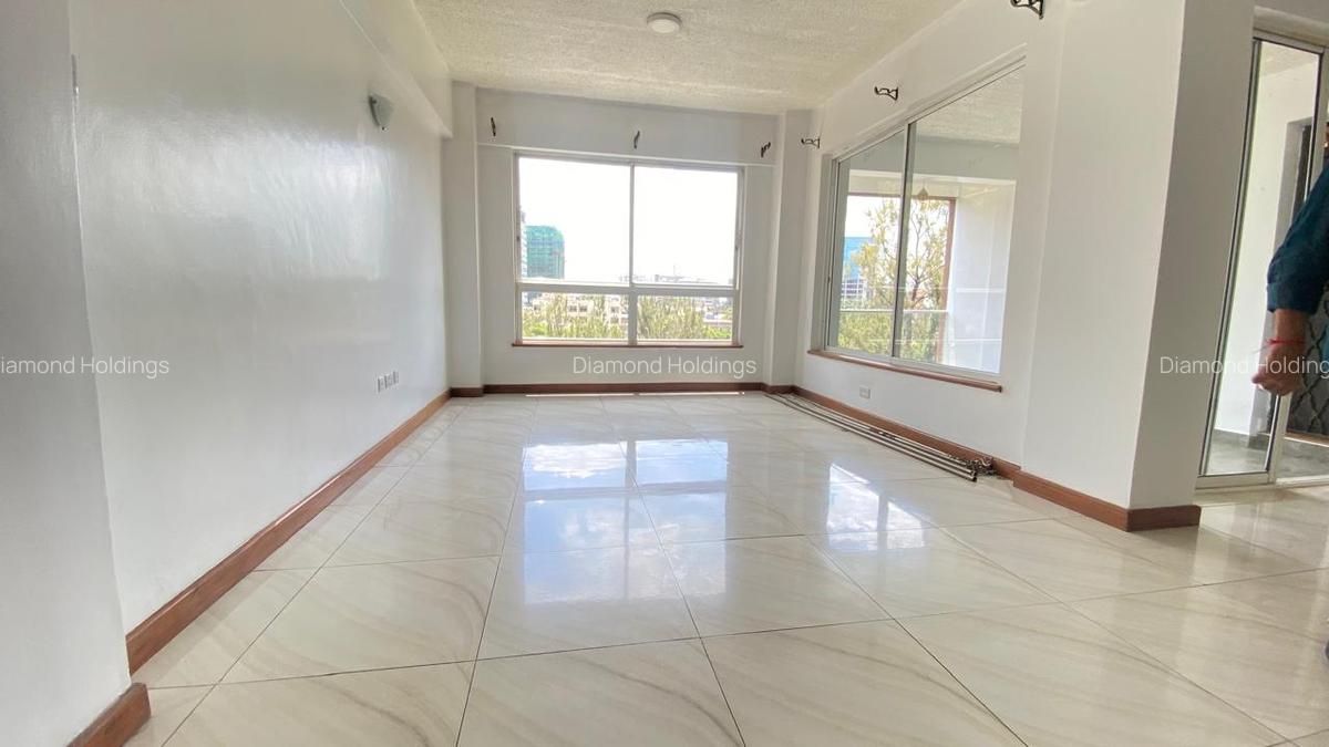 4 Bed Apartment with En Suite at Parklands - 2