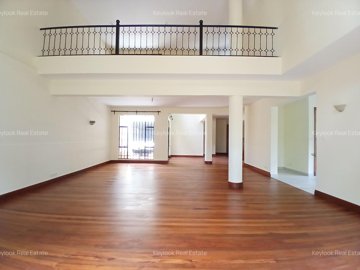 5 Bed Townhouse with En Suite at Lavington Green - 4