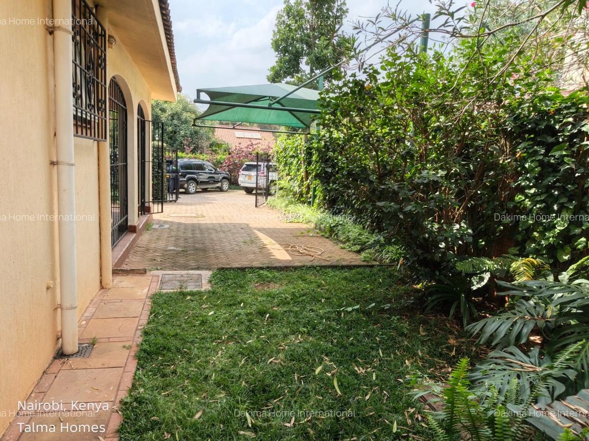 4 Bed Townhouse with En Suite in Brookside - 19