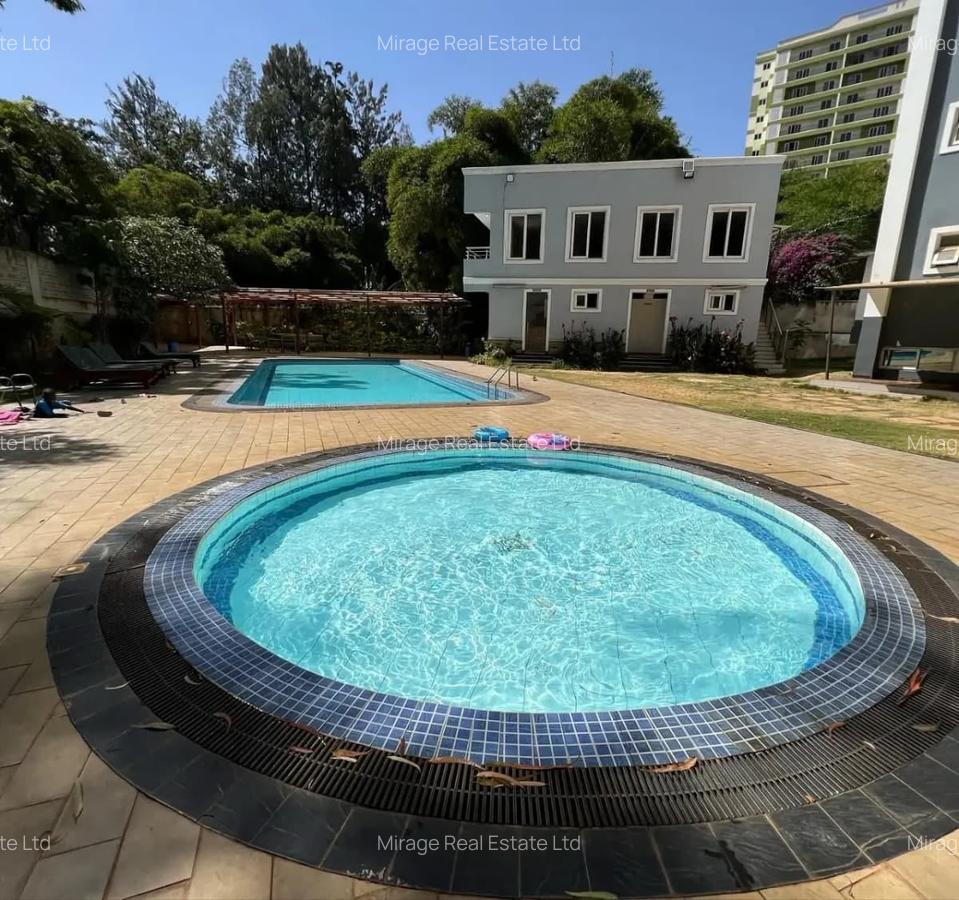 3 Bed Apartment with En Suite in Lavington - 19