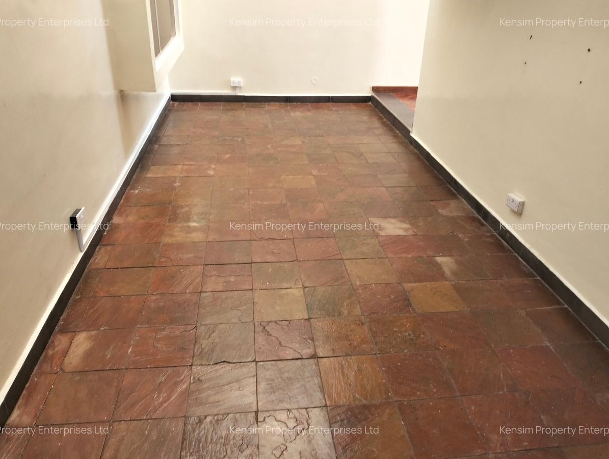 5 Bed Townhouse with En Suite in Lavington - 14