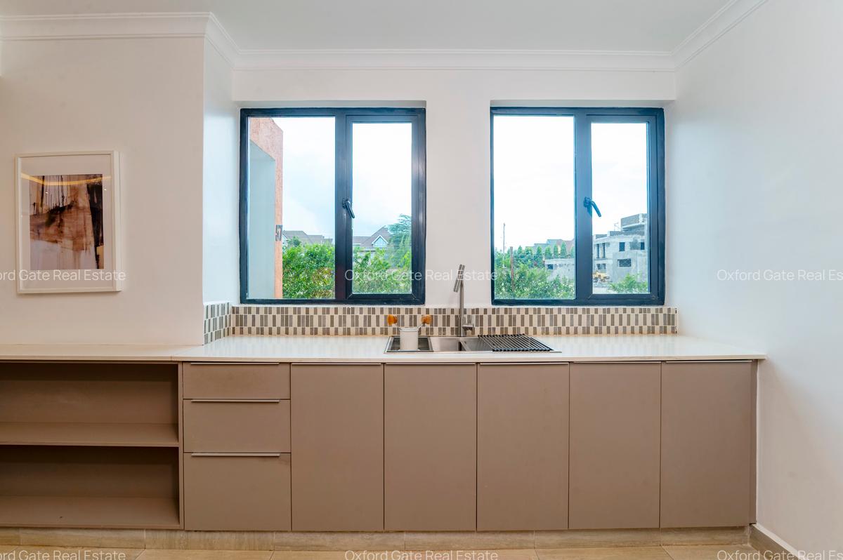 4 Bed Townhouse with En Suite at Brookview - 4