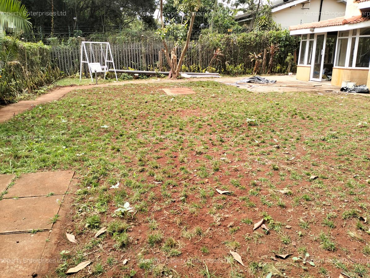 4 Bed Townhouse with En Suite in Lavington - 19