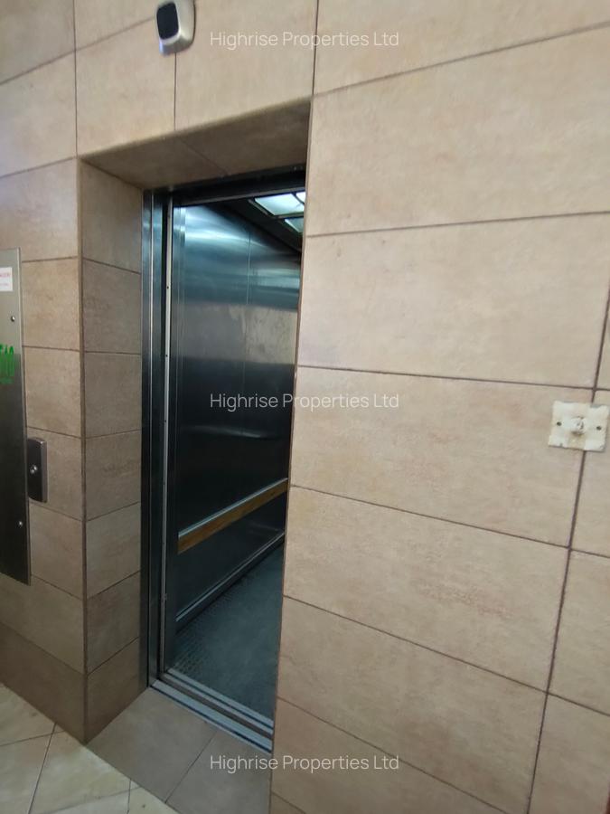 3 Bed Apartment in Kizingo - 14