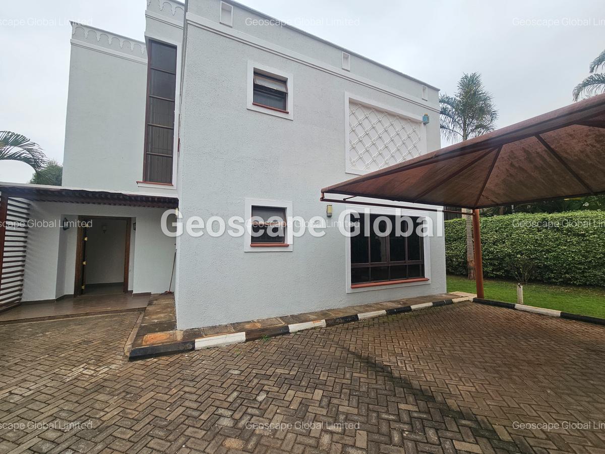 5 Bed Townhouse with En Suite in Lavington - 1