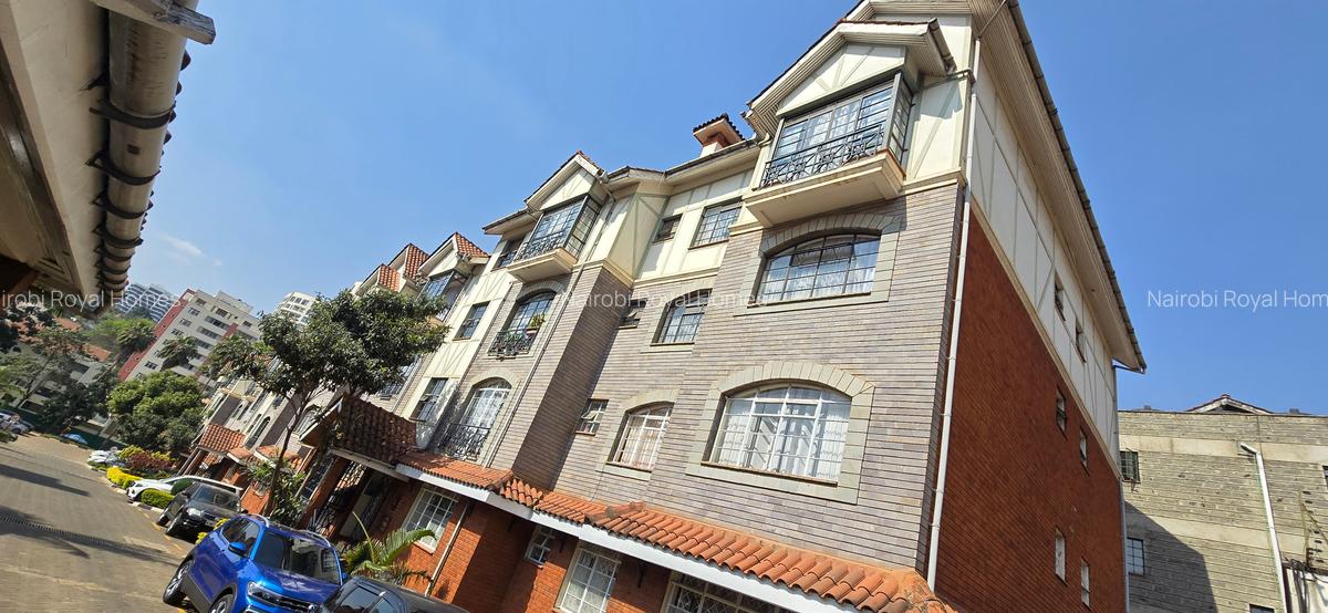 3 Bed Apartment with En Suite at Riverside Drive - 15