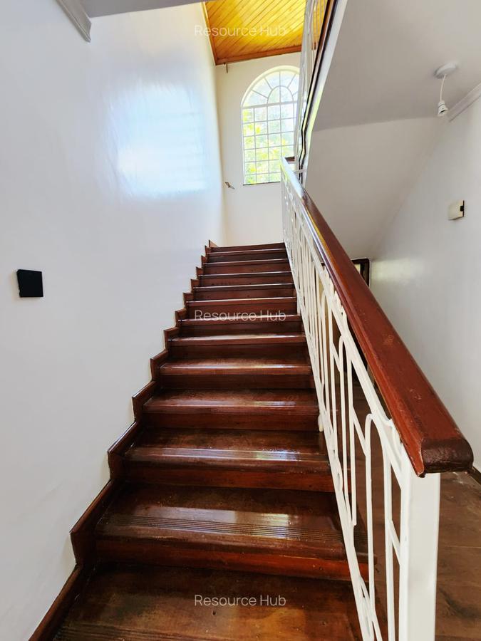 4 Bed Townhouse with En Suite at Lavington - 10