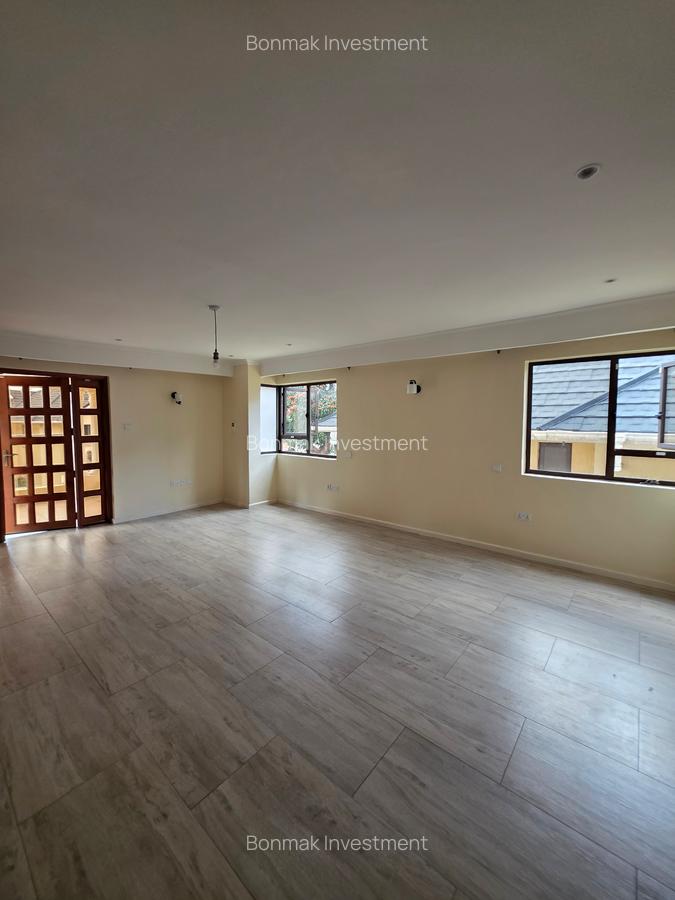 5 Bed Townhouse with En Suite at Lavington Green - 4