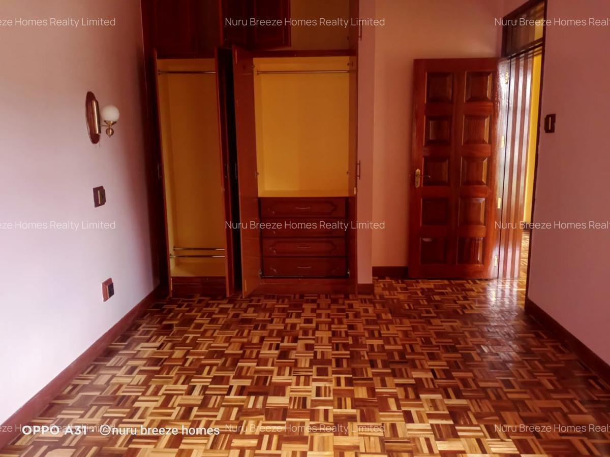 4 Bed Townhouse with En Suite in Lavington - 11