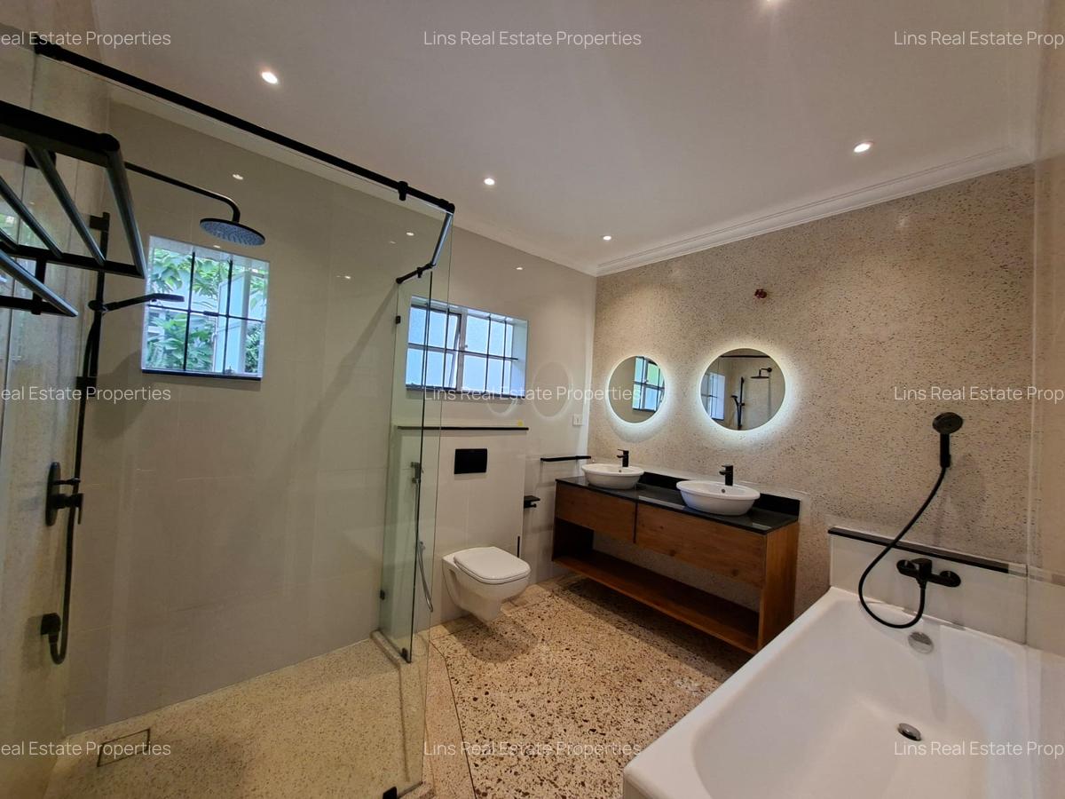 4 Bed House with En Suite in Gigiri - 11