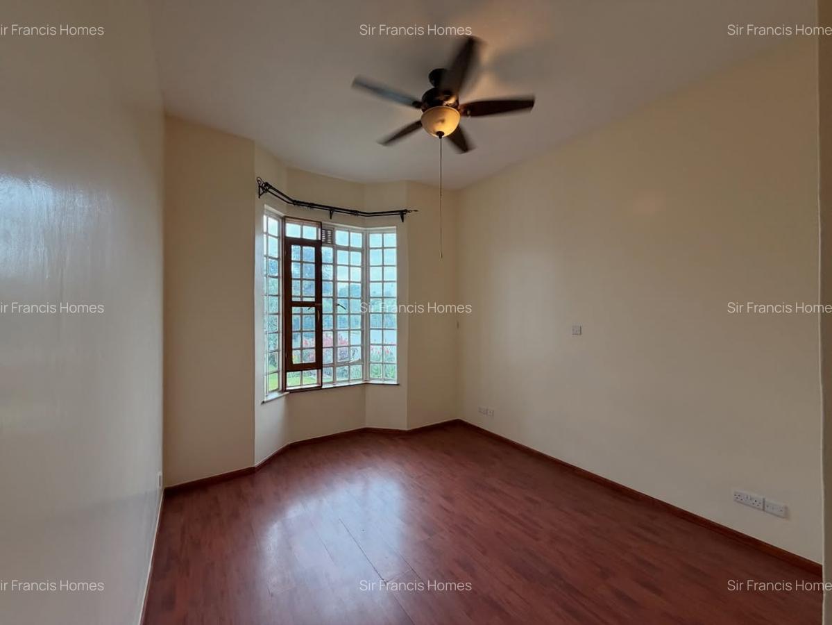 5 Bed House with En Suite in Runda - 10